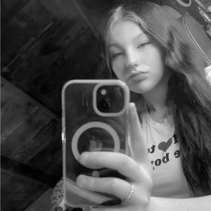 Meet your Posher, Macie